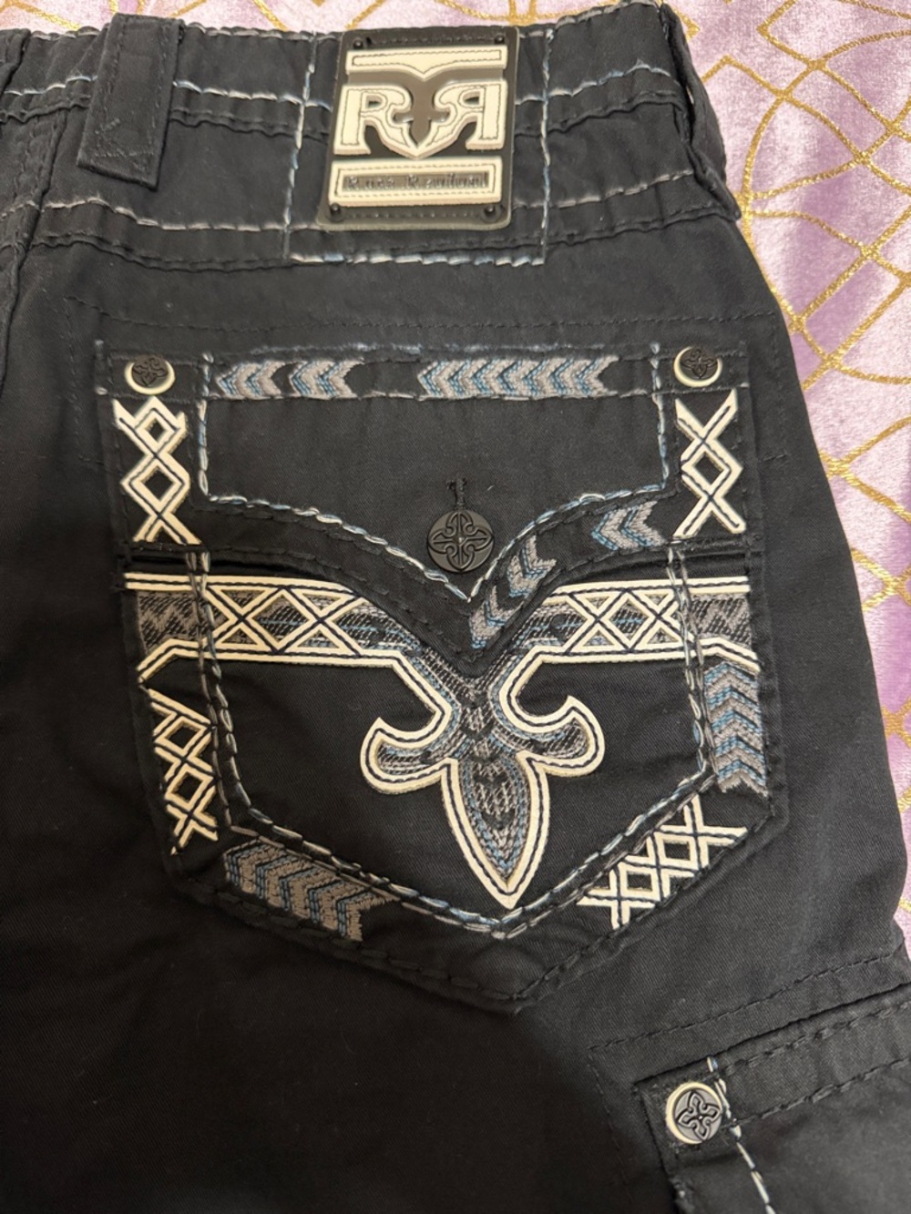 ๐ฅ NWT Rock Revival Black Men's Cargo Shorts with Contrast Stitching - Picture 3 of 13